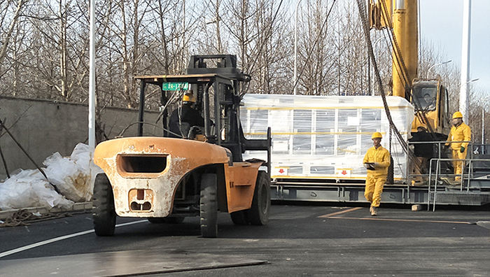 京東方精密設備吊裝 京東方精密設備吊裝