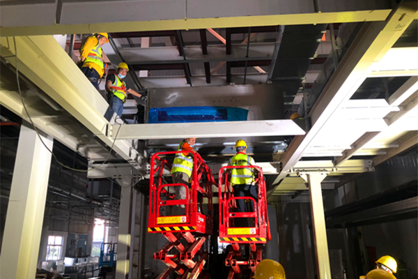 群策攻堅，力克鋰電設備安裝工程之難題